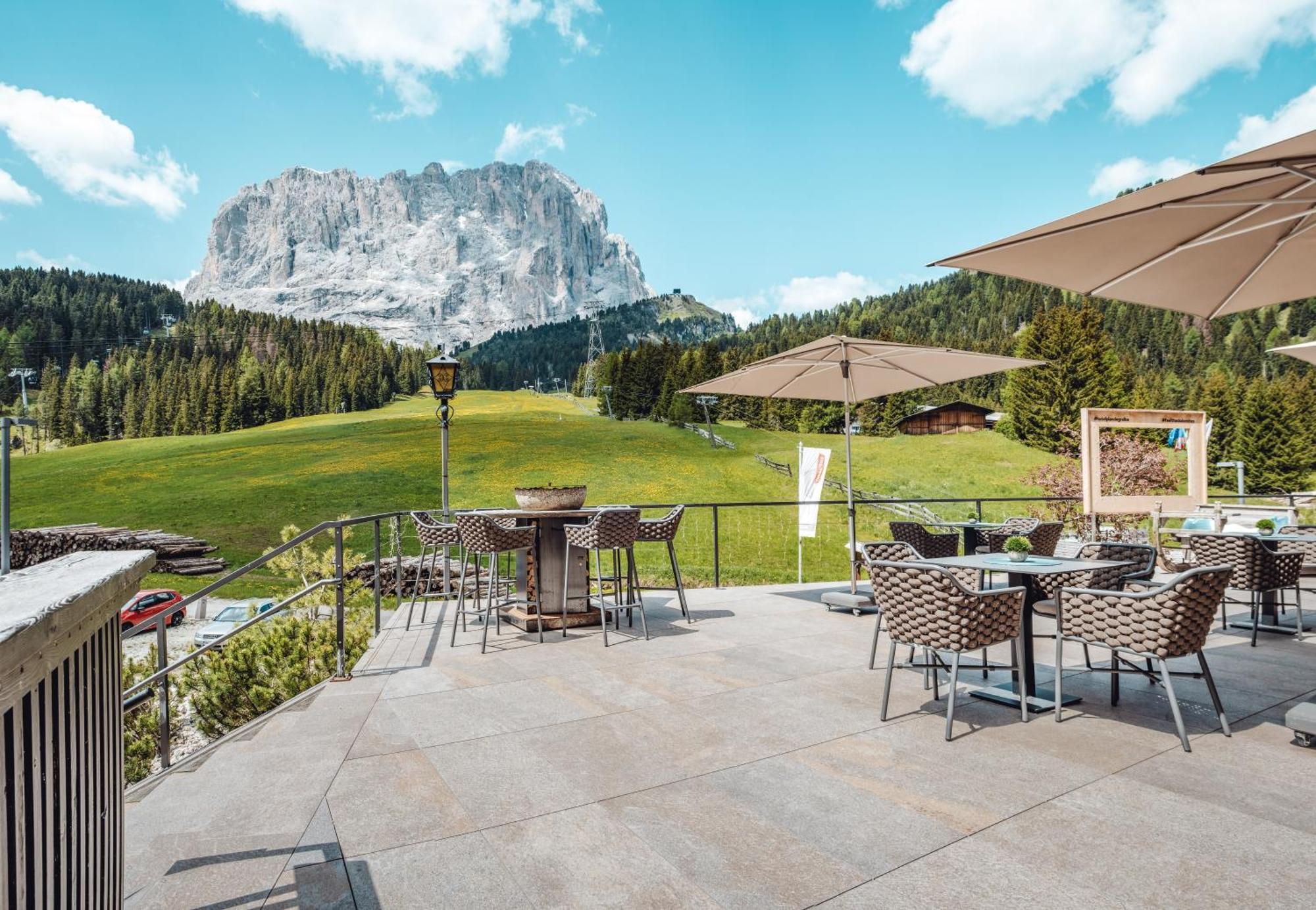 Hotel Plan De Gralba - Feel The Dolomites Селва ди Вал Гардена Екстериор снимка